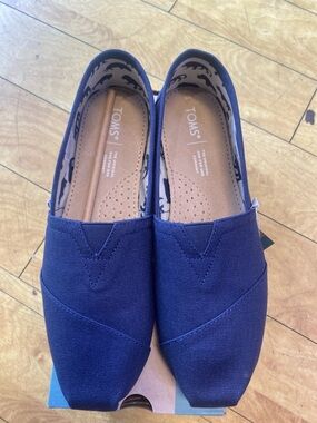 TOMS Navy Canvas Slip-On Shoes – Comfortable Casual Flats